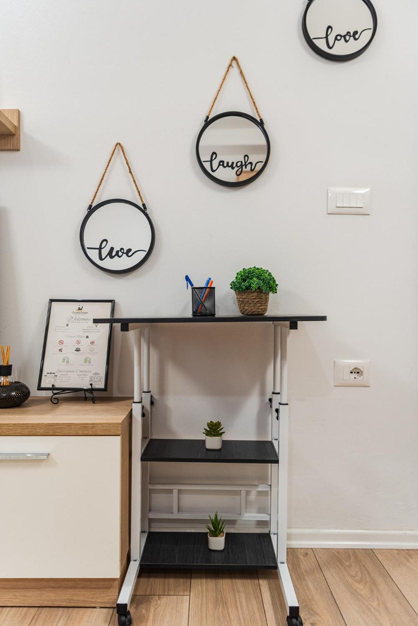 Noir Apartment By Kondo Stays Tirana Exterior photo